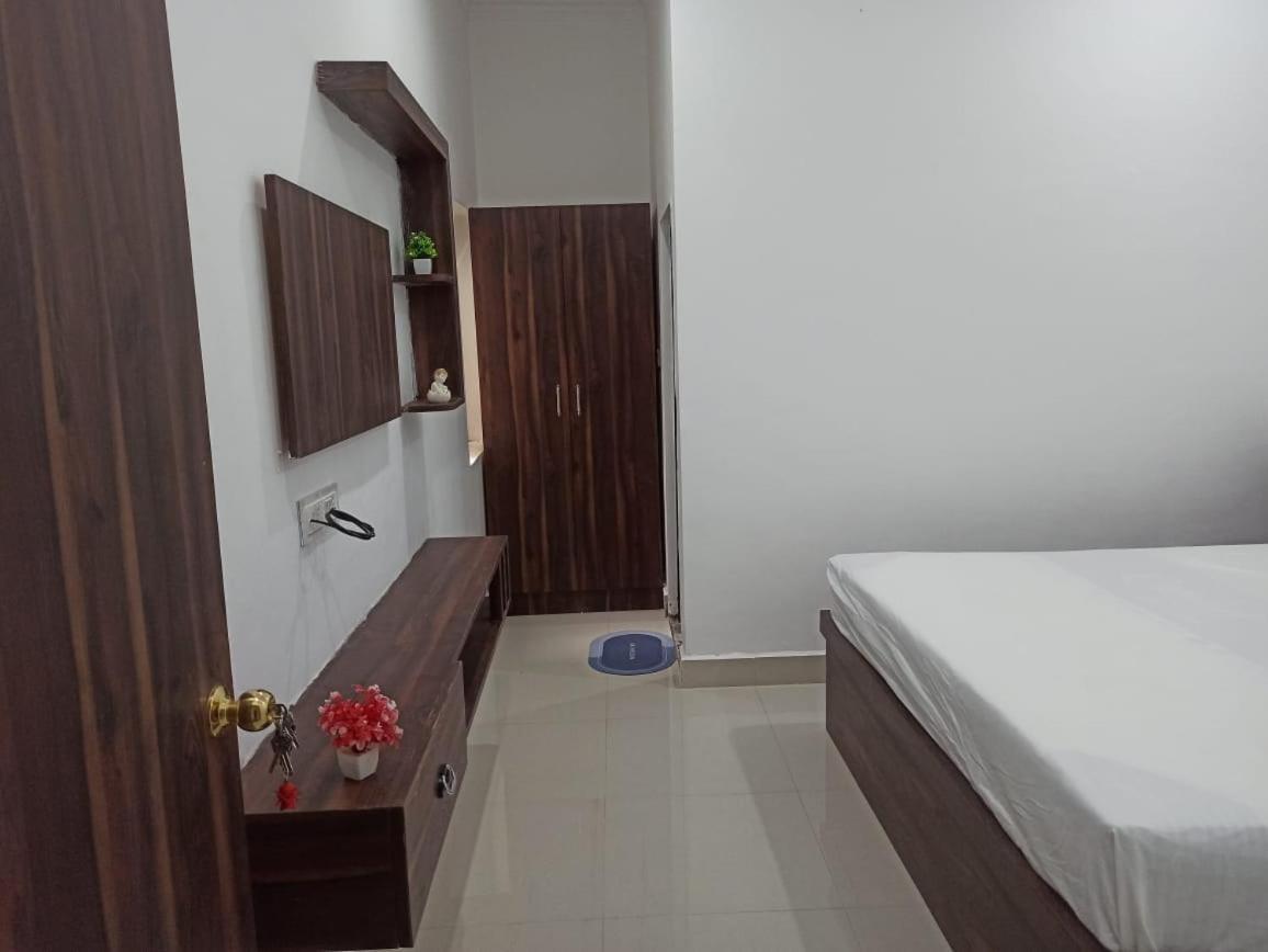 Abhiram Homestay Khajurāho Екстериор снимка