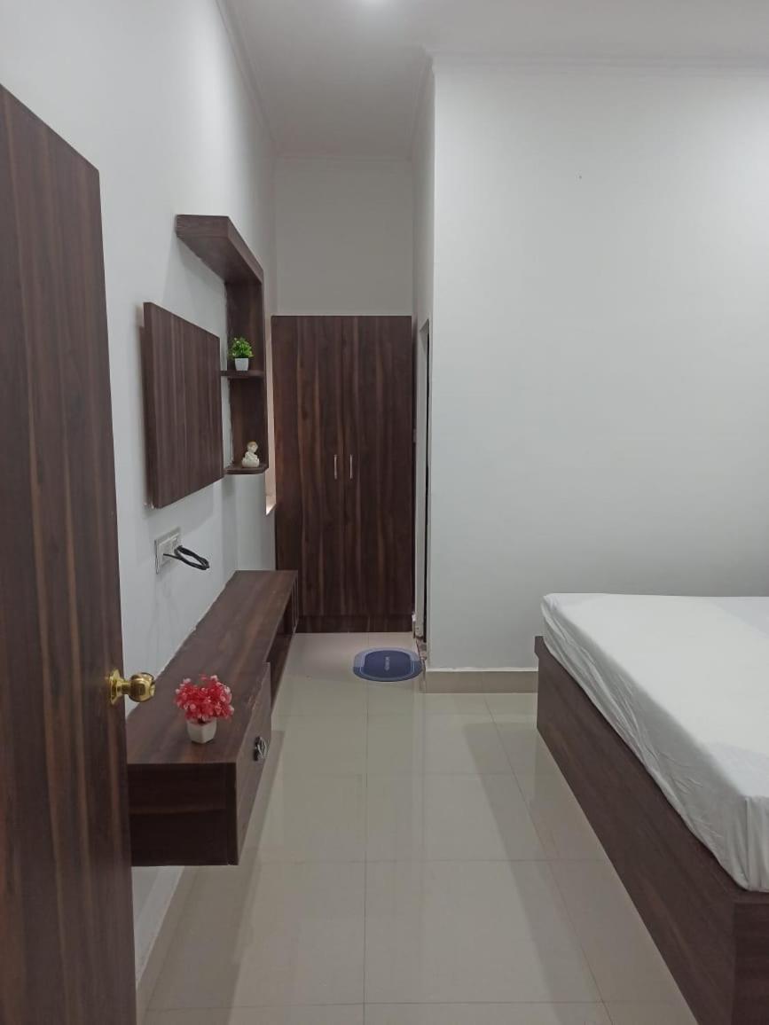 Abhiram Homestay Khajurāho Екстериор снимка
