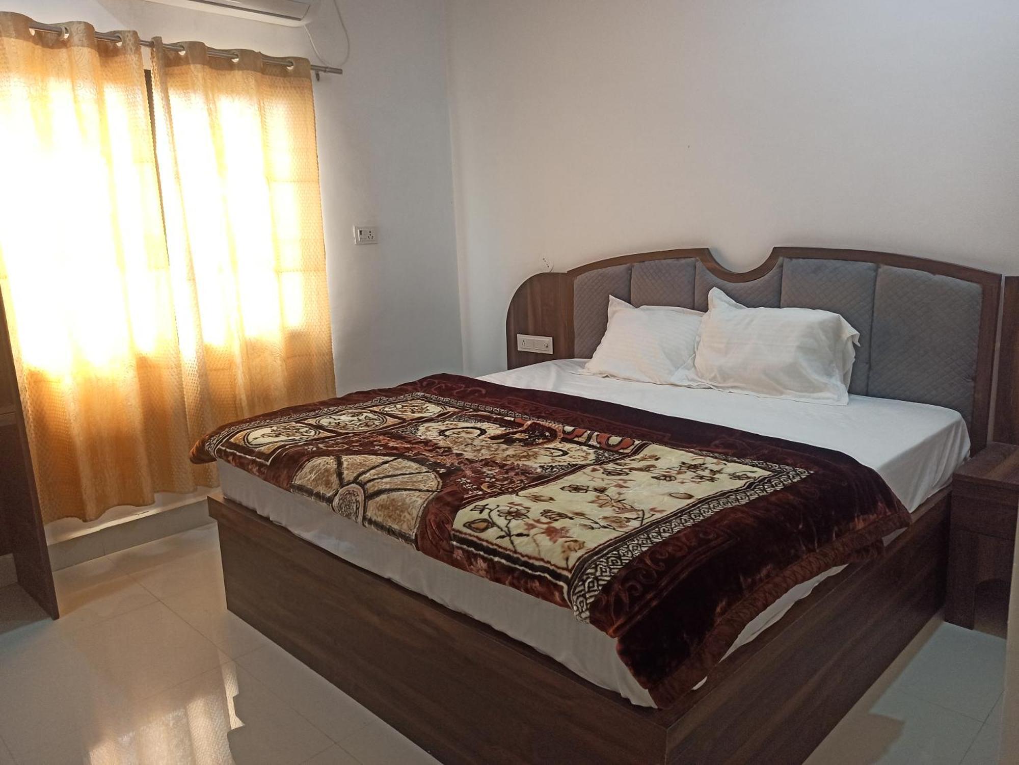 Abhiram Homestay Khajurāho Екстериор снимка