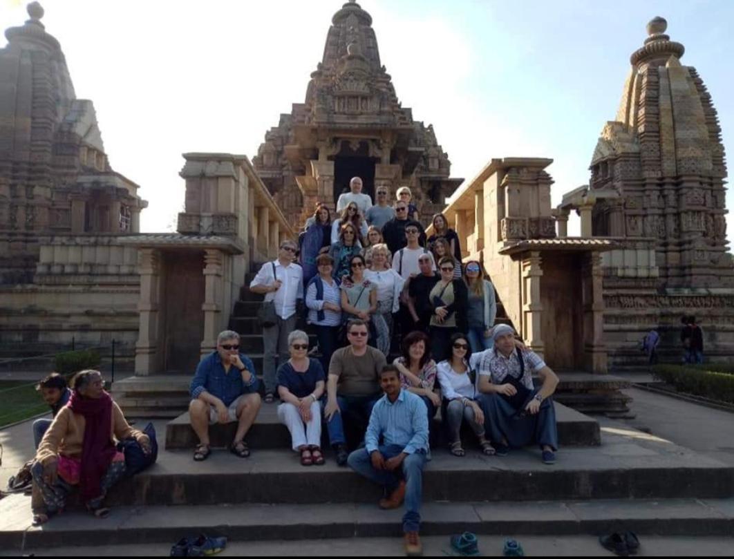 Abhiram Homestay Khajurāho Екстериор снимка