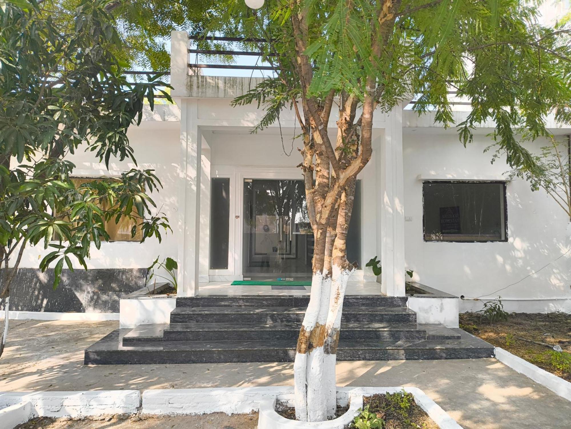 Abhiram Homestay Khajurāho Екстериор снимка