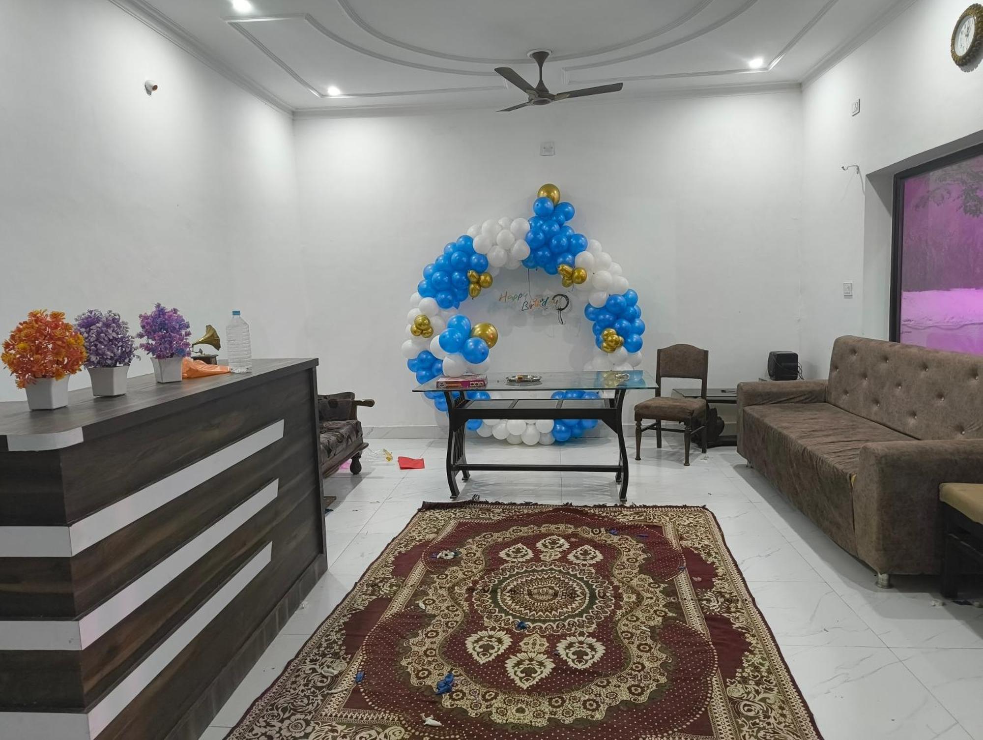 Abhiram Homestay Khajurāho Екстериор снимка